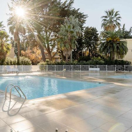 Spacious Apartment At A 5 Min Walk From The Beach Антиб Екстериор снимка