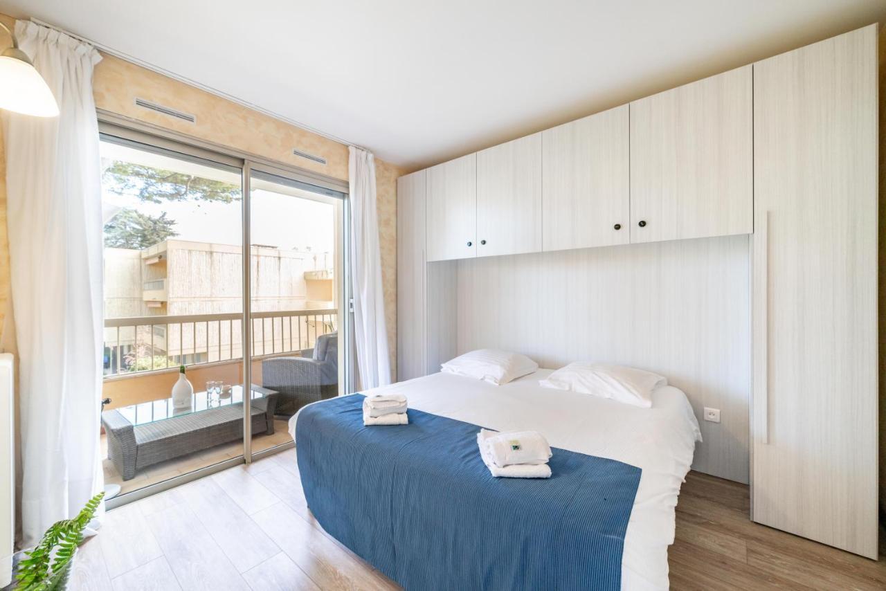 Spacious Apartment At A 5 Min Walk From The Beach Антиб Екстериор снимка