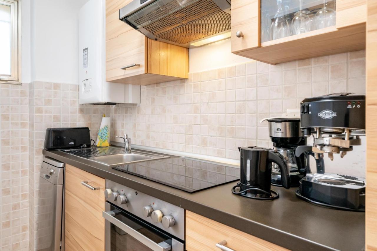 Spacious Apartment At A 5 Min Walk From The Beach Антиб Екстериор снимка
