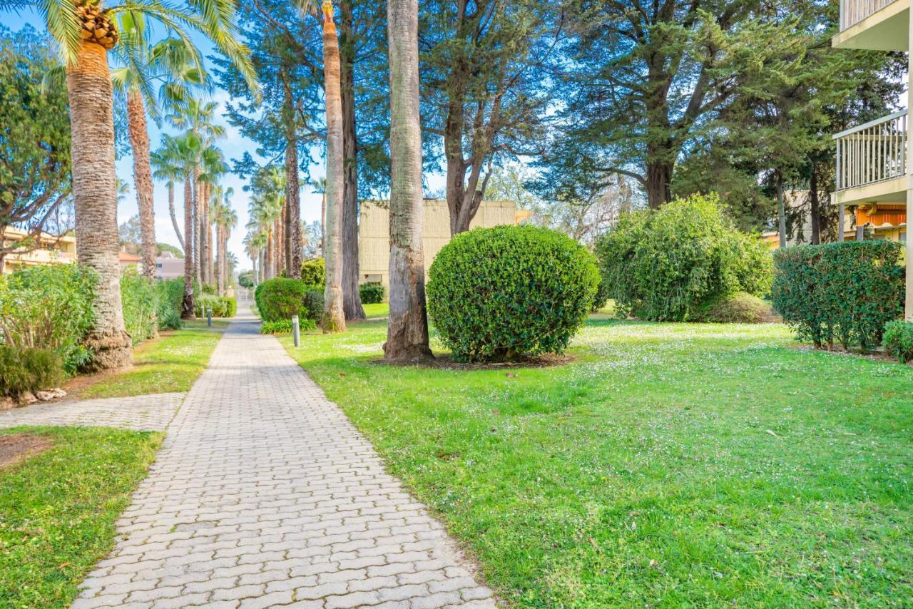 Spacious Apartment At A 5 Min Walk From The Beach Антиб Екстериор снимка