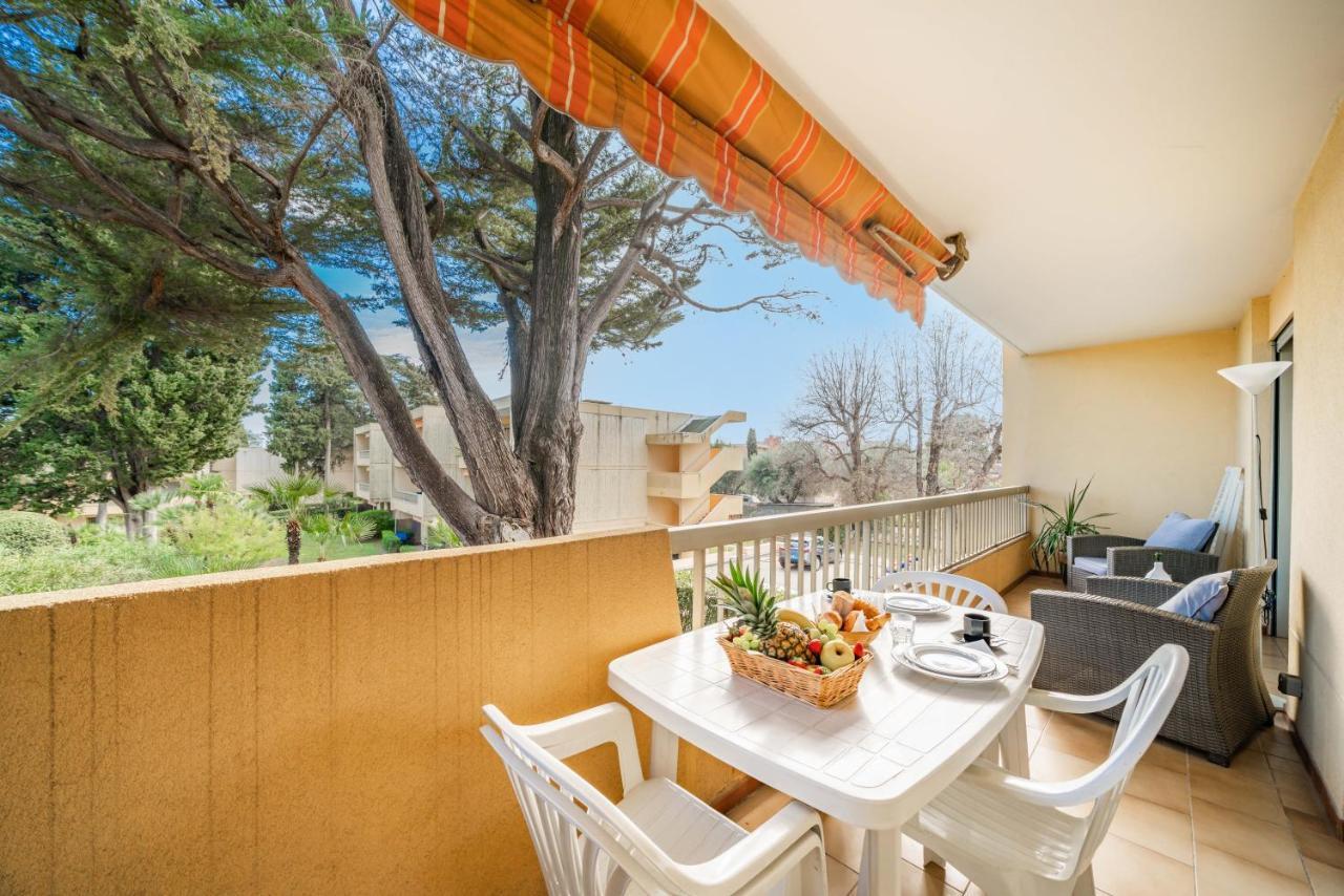 Spacious Apartment At A 5 Min Walk From The Beach Антиб Екстериор снимка