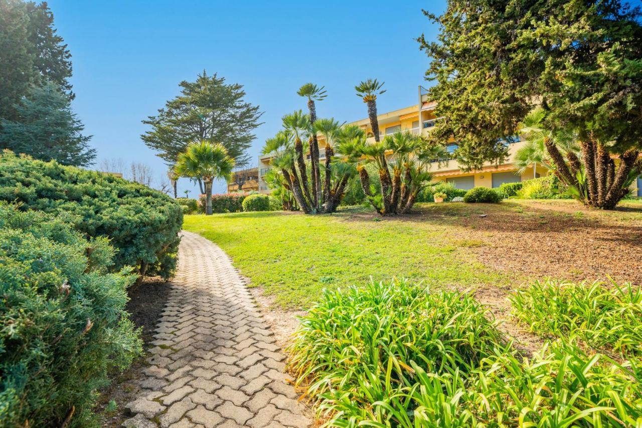 Spacious Apartment At A 5 Min Walk From The Beach Антиб Екстериор снимка