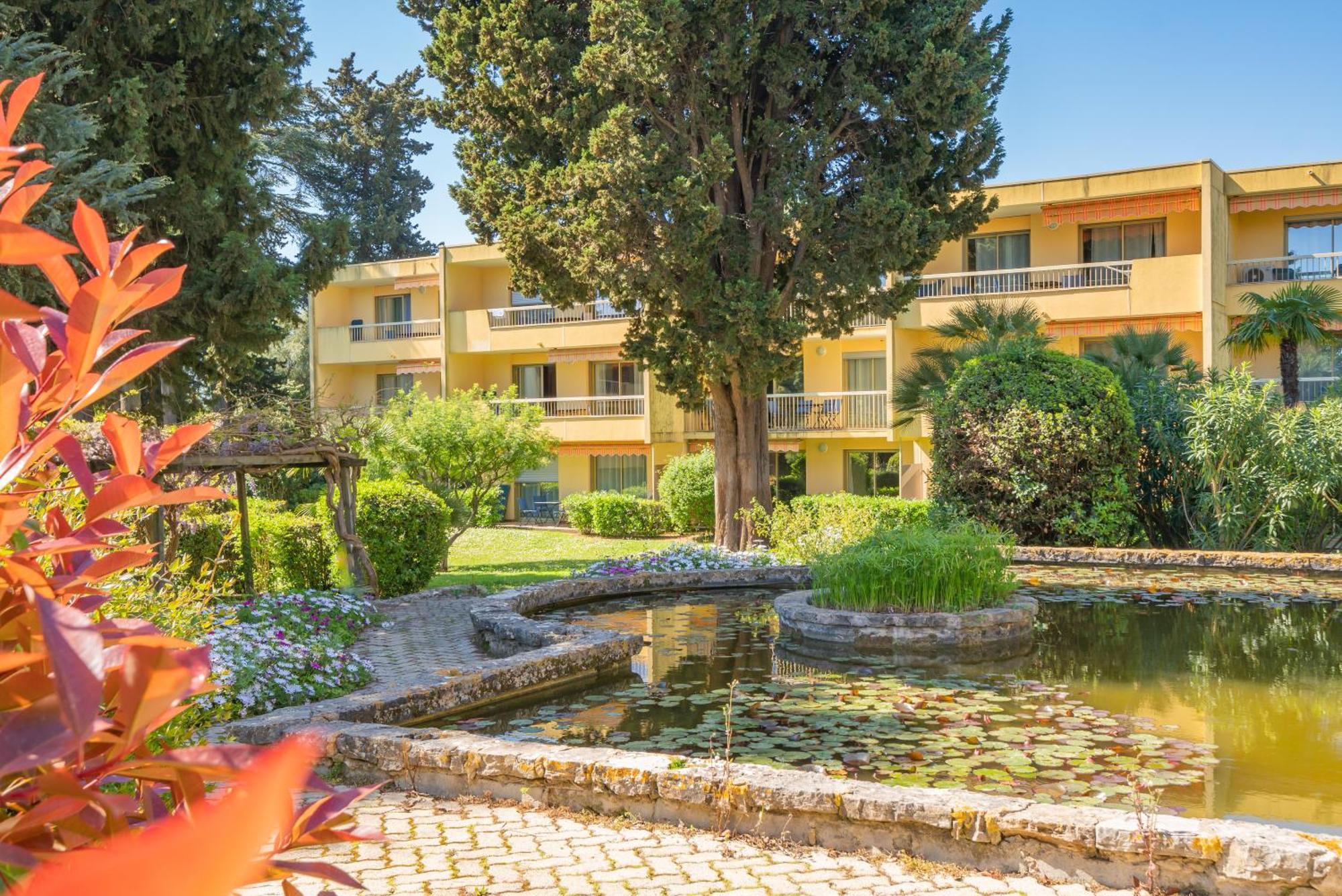 Spacious Apartment At A 5 Min Walk From The Beach Антиб Екстериор снимка